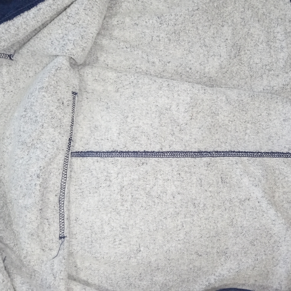 😍NWOT Women's Nike Navy Zip Crop Sweatshirt😍 - Picture 7 of 8